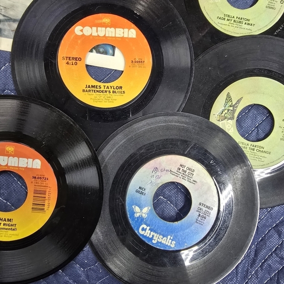 Lot of 18 45s vinyl records eagles,George jones,Stella parton ect - Picture 2 of 5